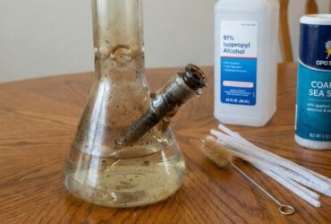 How to Clean a Bong